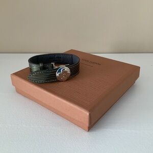 LOUIS VUITTON Cyber Epi Wish bracelet with flower clasp